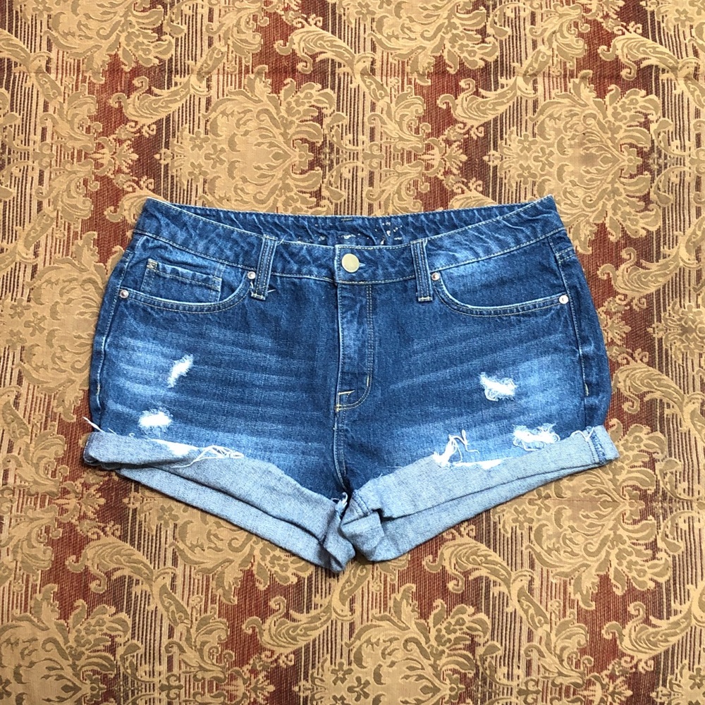 Seven7 Size 10 Distressed Rolled-Hem Denim Jean Shorts